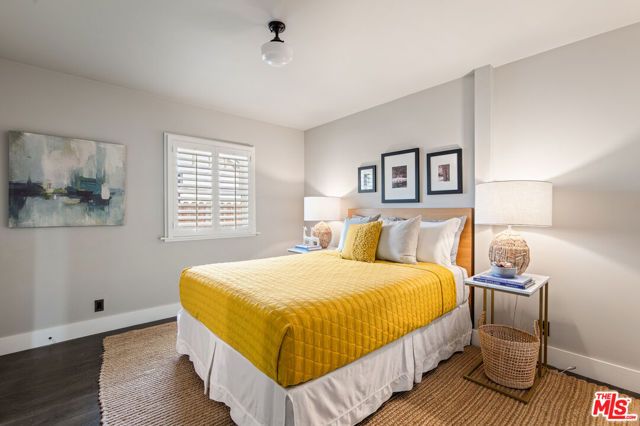 222 N St Andrews Place, Los Angeles, CA 90004