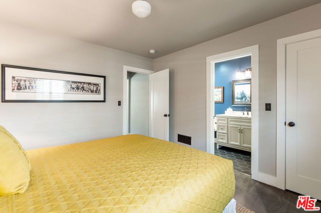 222 N St Andrews Place, Los Angeles, CA 90004