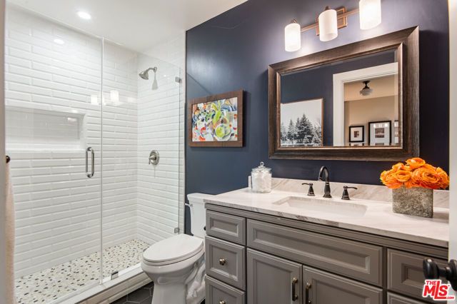 222 N St Andrews Place, Los Angeles, CA 90004