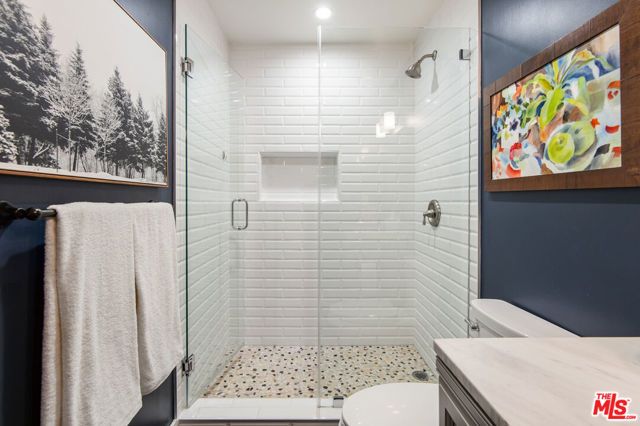 222 N St Andrews Place, Los Angeles, CA 90004