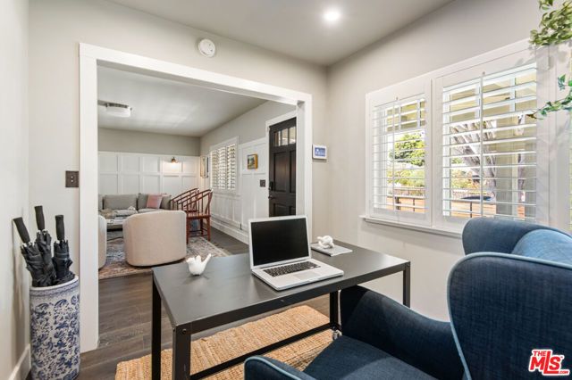 222 N St Andrews Place, Los Angeles, CA 90004