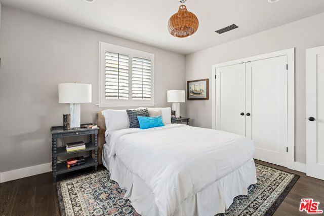 222 N St Andrews Place, Los Angeles, CA 90004