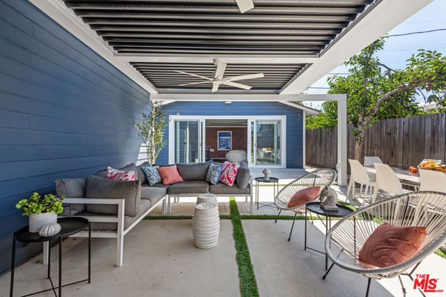 222 N St Andrews Place, Los Angeles, CA 90004
