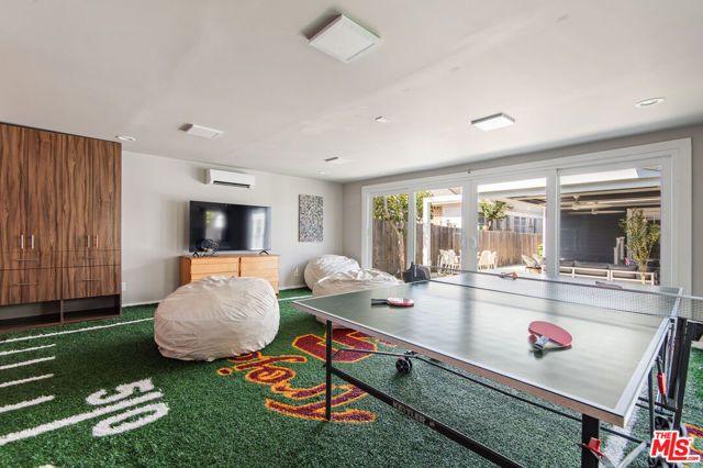 222 N St Andrews Place, Los Angeles, CA 90004