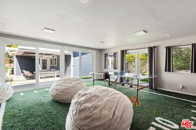 222 N St Andrews Place, Los Angeles, CA 90004