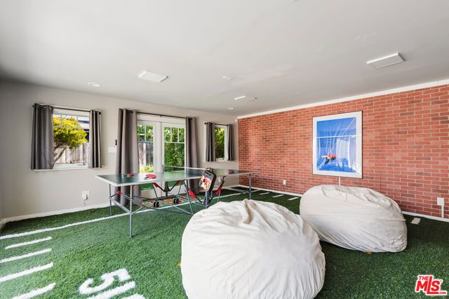 222 N St Andrews Place, Los Angeles, CA 90004