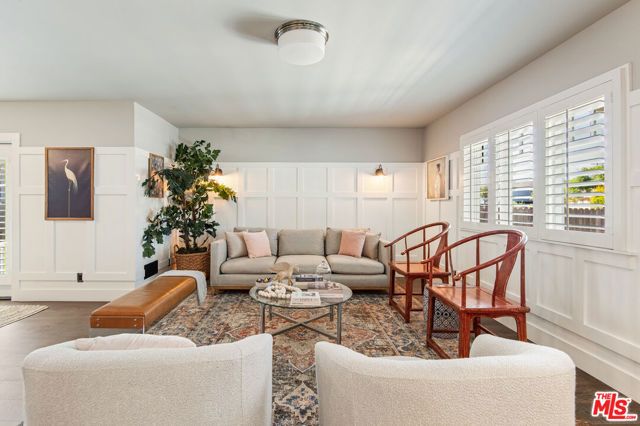 222 N St Andrews Place, Los Angeles, CA 90004