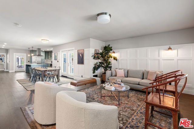 222 N St Andrews Place, Los Angeles, CA 90004