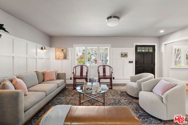 222 N St Andrews Place, Los Angeles, CA 90004