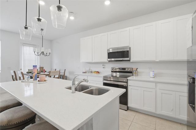 832 LONGBOAT DRIVE, Davenport, FL 33896