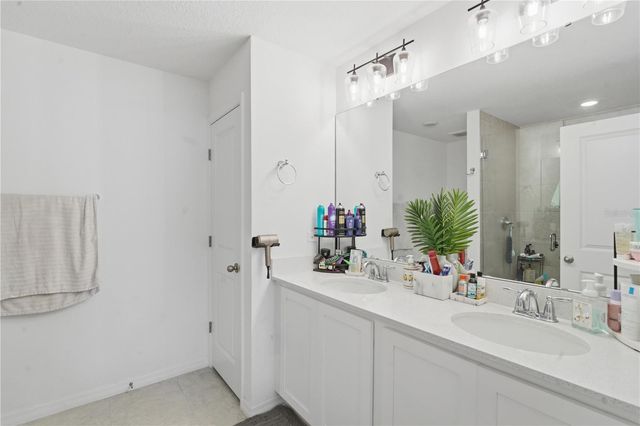 832 LONGBOAT DRIVE, Davenport, FL 33896
