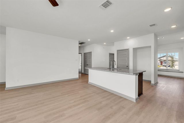 250 Boatright BLVD, Jarrell, TX 76537