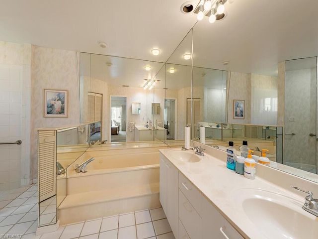 4671 Ashton CT, Naples, FL 34112