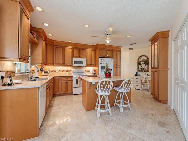 4671 Ashton CT, Naples, FL 34112