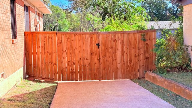 1560 Danube Drive, Dallas, TX 75216