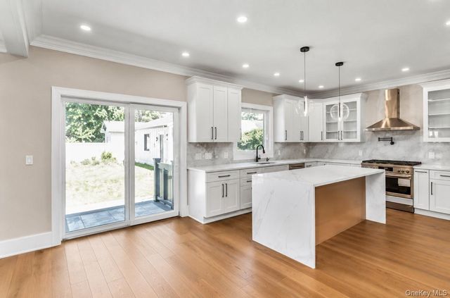 118 W Cherry Street, Hicksville, NY 11801