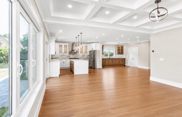 118 W Cherry Street, Hicksville, NY 11801