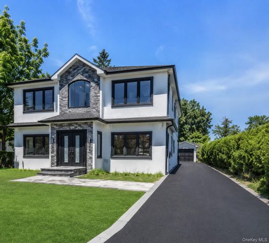 118 W Cherry Street, Hicksville, NY 11801