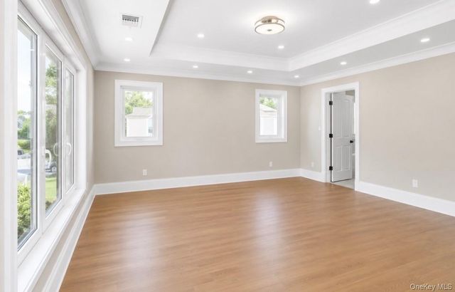 118 W Cherry Street, Hicksville, NY 11801