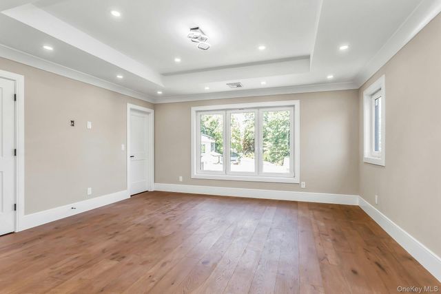 118 W Cherry Street, Hicksville, NY 11801