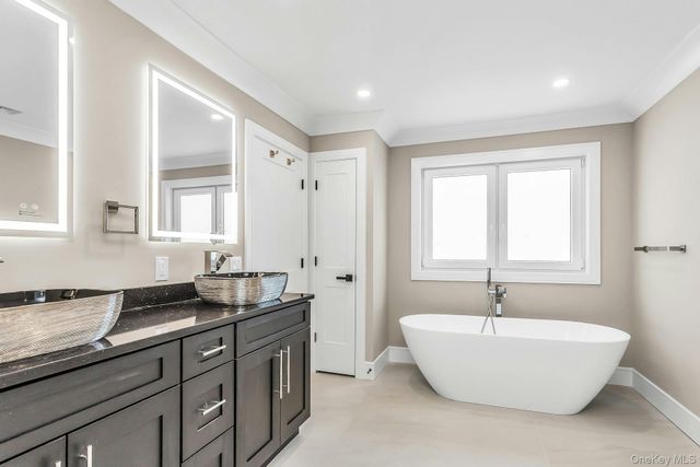 118 W Cherry Street, Hicksville, NY 11801