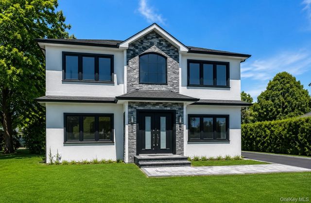 118 W Cherry Street, Hicksville, NY 11801