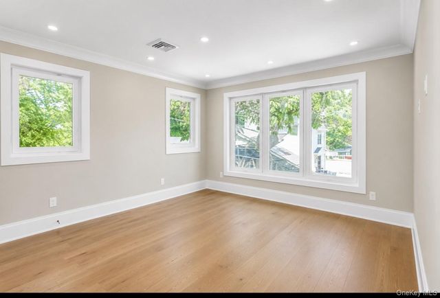 118 W Cherry Street, Hicksville, NY 11801