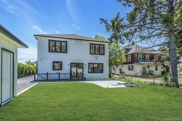 118 W Cherry Street, Hicksville, NY 11801