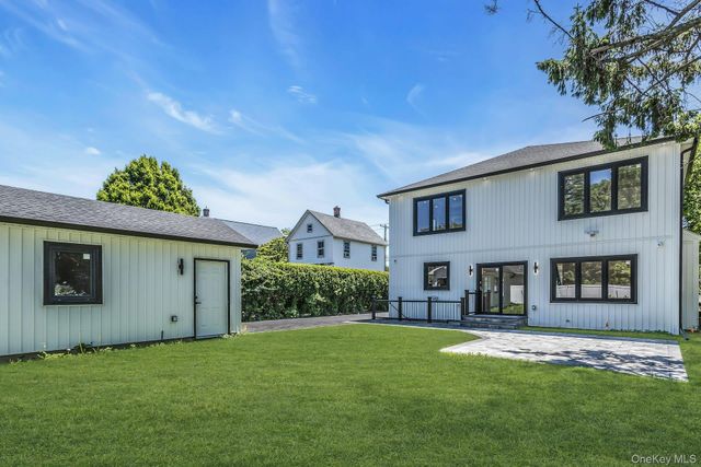 118 W Cherry Street, Hicksville, NY 11801
