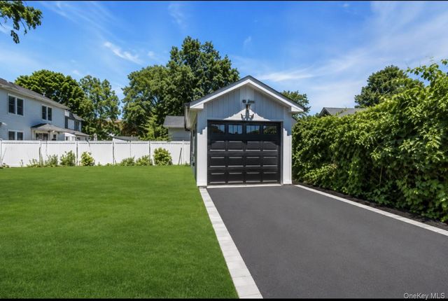 118 W Cherry Street, Hicksville, NY 11801