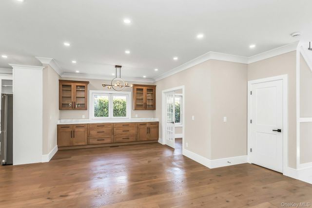 118 W Cherry Street, Hicksville, NY 11801