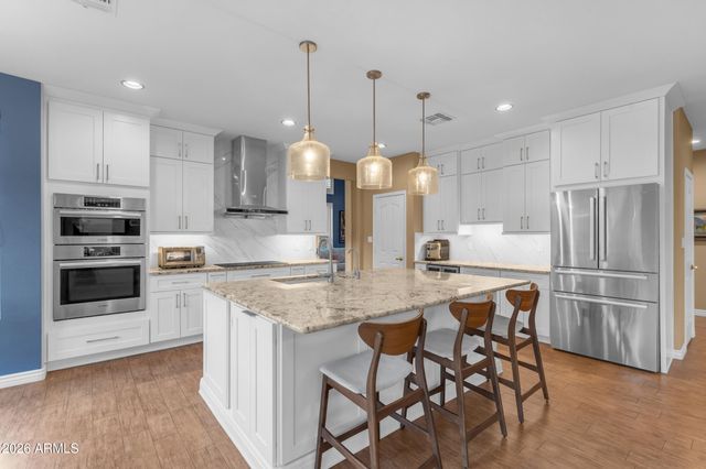 807 E MOUNTAIN VISTA Drive, Phoenix, AZ 85048