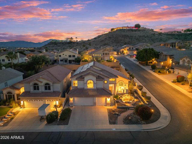 807 E MOUNTAIN VISTA Drive, Phoenix, AZ 85048