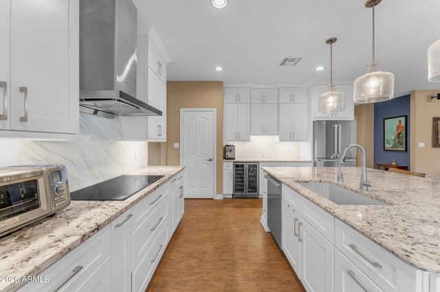 807 E MOUNTAIN VISTA Drive, Phoenix, AZ 85048