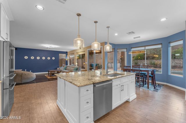 807 E MOUNTAIN VISTA Drive, Phoenix, AZ 85048
