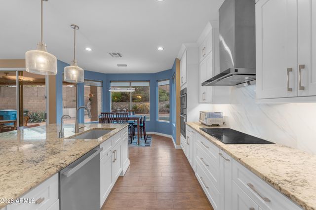 807 E MOUNTAIN VISTA Drive, Phoenix, AZ 85048