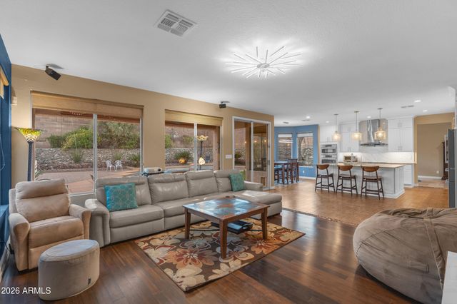 807 E MOUNTAIN VISTA Drive, Phoenix, AZ 85048
