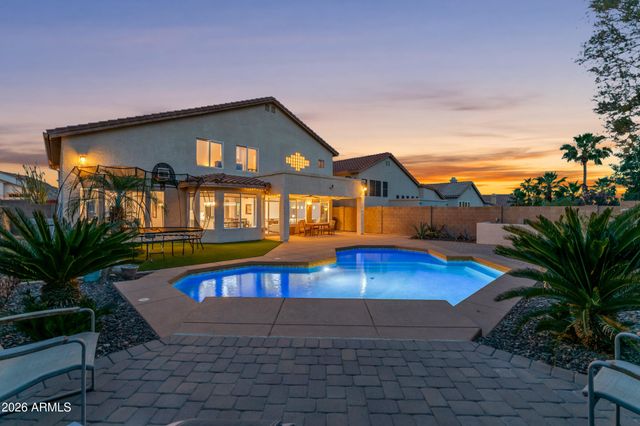 807 E MOUNTAIN VISTA Drive, Phoenix, AZ 85048