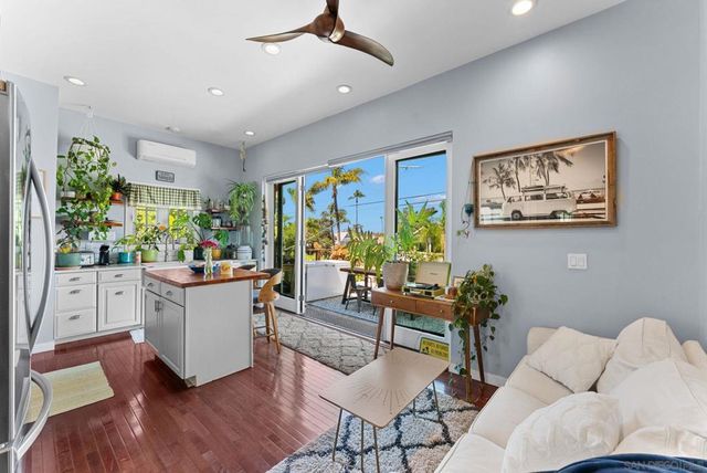 125 127 W Brookes, San Diego, CA 92103