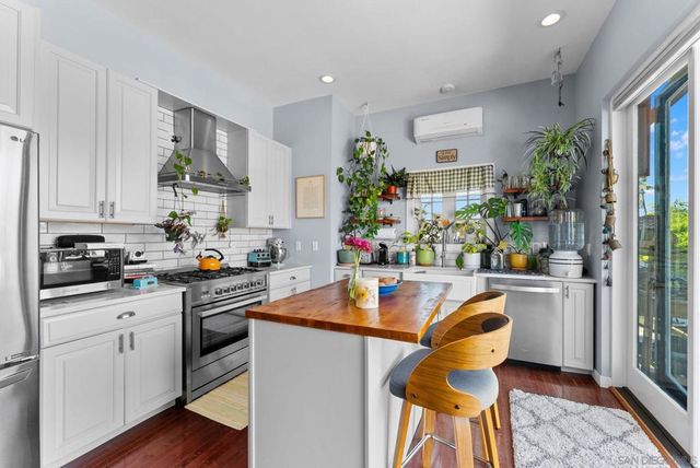 125 127 W Brookes, San Diego, CA 92103