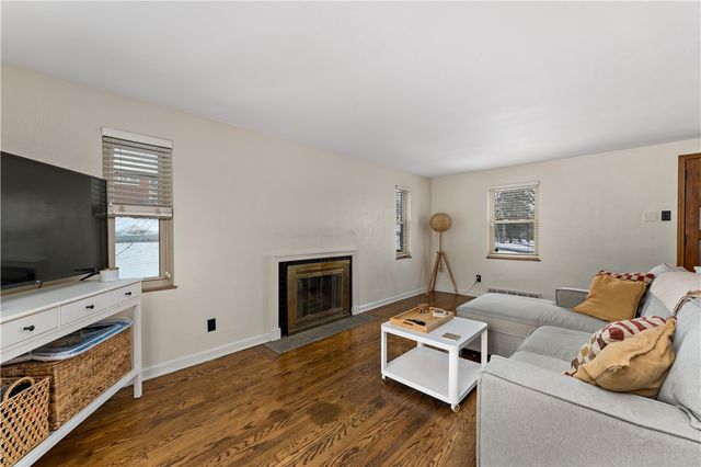 133 Cambridge Rd, Bethel Park, PA 15102