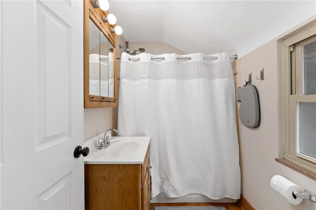 133 Cambridge Rd, Bethel Park, PA 15102