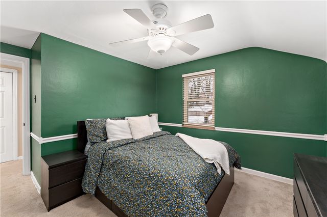 133 Cambridge Rd, Bethel Park, PA 15102