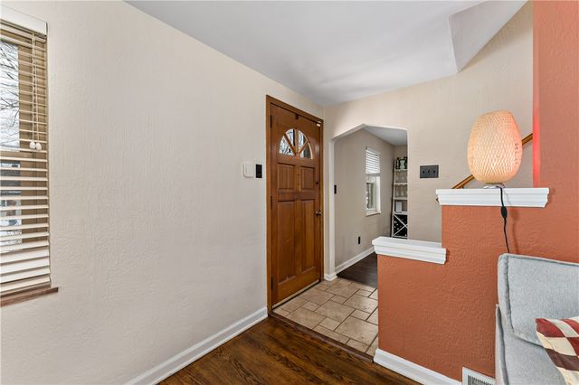 133 Cambridge Rd, Bethel Park, PA 15102