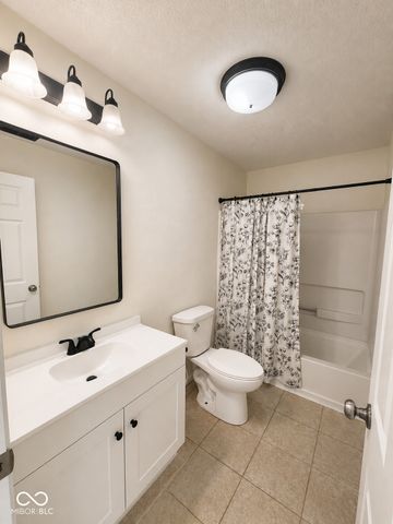 5425 Powder River Court, Indianapolis, IN 46221