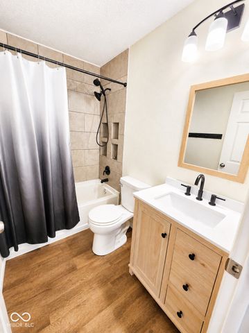 5425 Powder River Court, Indianapolis, IN 46221