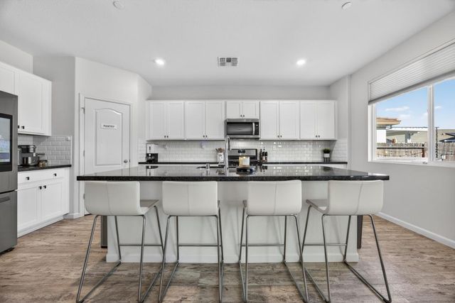 395 Sunol St, Lathrop, CA 95330