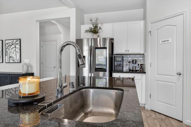 395 Sunol St, Lathrop, CA 95330