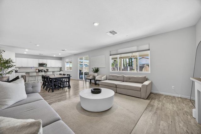 395 Sunol St, Lathrop, CA 95330