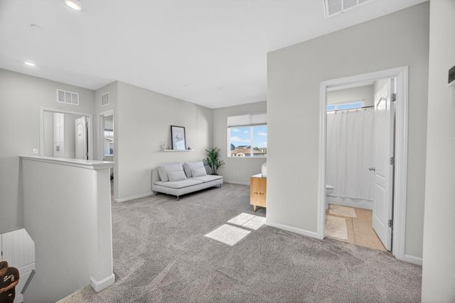 395 Sunol St, Lathrop, CA 95330